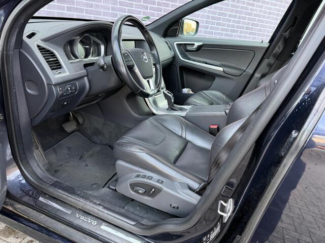 Volvo XC60 2.0 T5 FWD Polar+ | Standkachel | Panoramadak | Elektrische Stoelen | Stoelverwarming | Xenon | Trkehaak | Parkeer Camera |