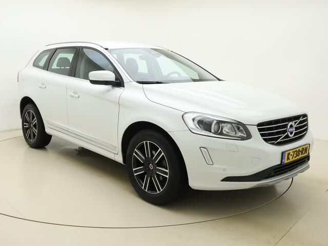 Volvo XC60 D3 150pk Polar+ / Lederen bekleding / Stoelverwarming / Elektr. verstelbare stoel / Trekhaak / All-season banden /