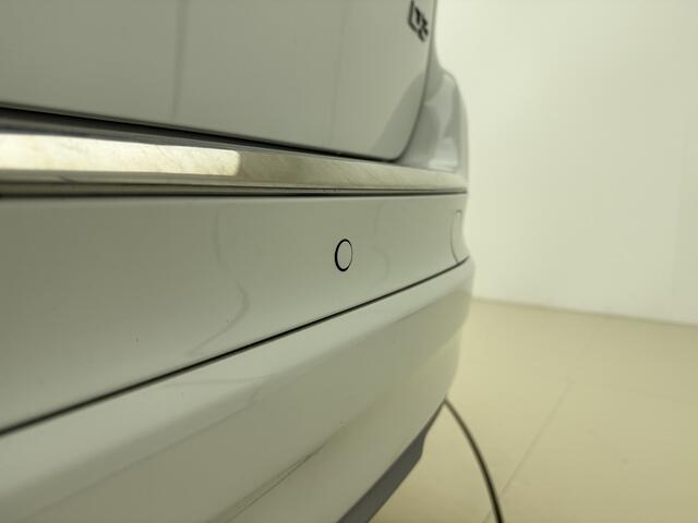 Volvo XC60 D3 150pk Polar+ / Lederen bekleding / Stoelverwarming / Elektr. verstelbare stoel / Trekhaak / All-season banden /