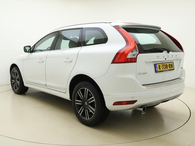 Volvo XC60 D3 150pk Polar+ / Lederen bekleding / Stoelverwarming / Elektr. verstelbare stoel / Trekhaak / All-season banden /
