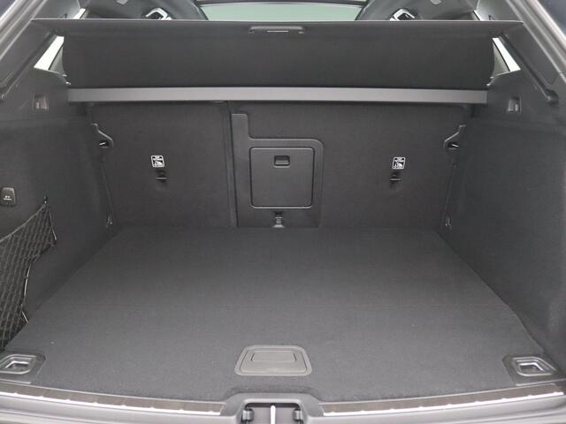 Volvo XC60 2.0 T6 Plug-in hybrid AWD Plus Black Edition 350PK Pano-Schuifdak, Trekhaak, 21" LM Velgen, 360gr. Camera, Head-Up Display, Elektr. Achterklep, Keyless, Memorystoel