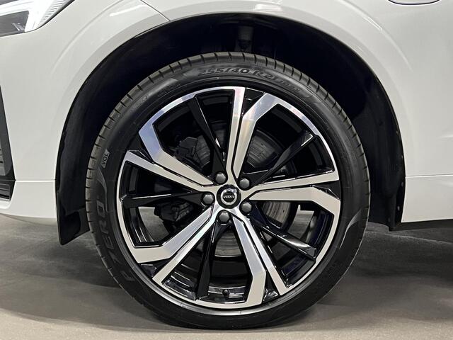 Volvo XC60 2.0 T6 Plug-in hybrid AWD Plus Dark Trekhaak | Adapt. cruise | Open dak | Stuur-/stoelverwarming | Achteruitrij camera | Memory | Carplay