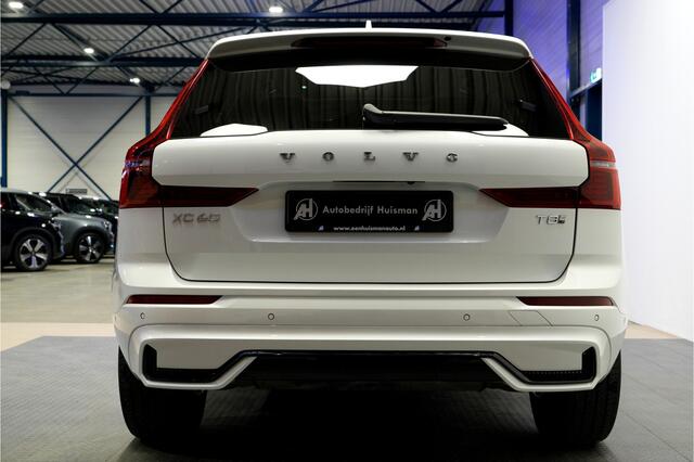 Volvo XC60 2.0 T8 AWD 335kW/456pk Aut8 Plug-in hybrid Ultra Dark PANORAMADAK + HARMAN/KARDON + EL.TREKHAAK + STOELMASSAGE&-KOELING + ADAPT.CRUISE + GOOGLE DASH + HEAD-UP + LANE ASSIST + STOEL-&STUURVERWARMING + 360 CAMERA + PARKSENSOREN V&A + 20" LM-VELGEN!!
