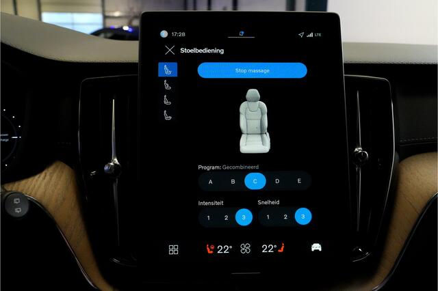 Volvo XC60 2.0 T8 AWD 335kW/456pk Aut8 Plug-in hybrid Ultra Dark PANORAMADAK + HARMAN/KARDON + EL.TREKHAAK + STOELMASSAGE&-KOELING + ADAPT.CRUISE + GOOGLE DASH + HEAD-UP + LANE ASSIST + STOEL-&STUURVERWARMING + 360 CAMERA + PARKSENSOREN V&A + 20" LM-VELGEN!!