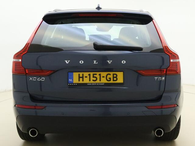 Volvo XC60 T5 252pk Momentum Pro / BLIS / Park assist camera / Pilot assist / Trekhaak / Stoelverwarming / Apple carplay /
