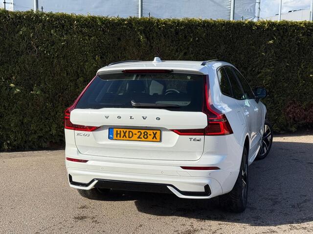 Volvo XC60 2.0 T6 Plug-in hybrid AWD Plus Dark | Panoramadak | 360 camera | Harman/Kardon | Stoel/Stuur Verwarming |