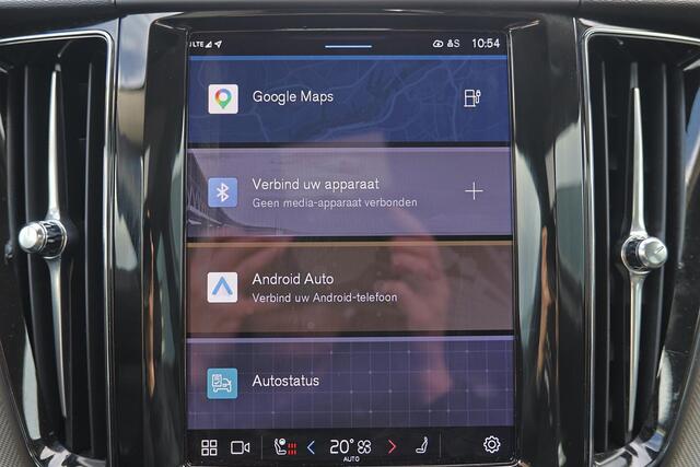 Volvo XC60 T6 Recharge AWD Plus Dark - Panorama/schuifdak - IntelliSafe Assist & Surround - 360º Camera - Verwarmde voorstoelen, stuur & achterbank - Parkeersensoren voor & achter - Elektr. bedienb. voorstoelen met geheugen - Draadloze tel. lader - Elektr. inklapbar