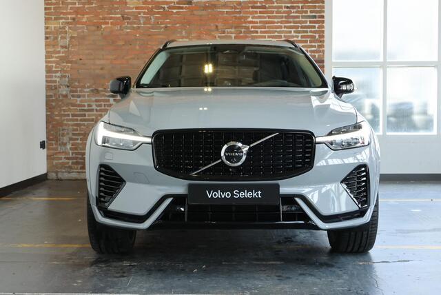 Volvo XC60 T8 Plug-in hybrid AWD Ultra Black Edition | Bowers & Wilkins Premium Audio | Luchtvering | 22''Lichtmetalen velgen | Nappa Lederen bekleding | Stoelventilatie | Stoelverwarming | 360° Parkeercamera | Gelamineerde zijruiten |