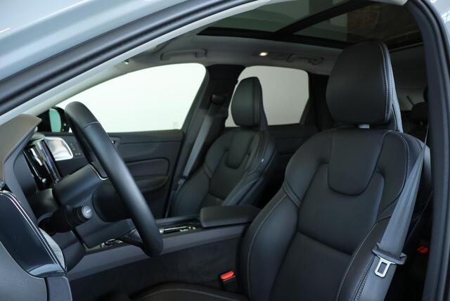 Volvo XC60 T8 Plug-in hybrid AWD Ultra Black Edition | Bowers & Wilkins Premium Audio | Luchtvering | 22''Lichtmetalen velgen | Nappa Lederen bekleding | Stoelventilatie | Stoelverwarming | 360° Parkeercamera | Gelamineerde zijruiten |
