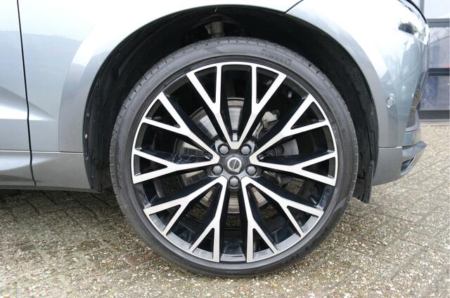 Volvo XC60 2.0 B5 Momentum Pro | NL-Auto | 22'' | Trekhaak | Carplay