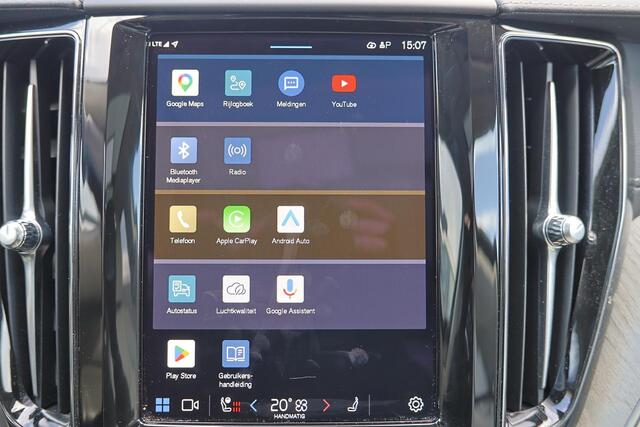 Volvo XC60 T6 Recharge AWD Ultimate Dark - Panorama/schuifdak - IntelliSafe Assist & Surround - 360º Camera - Harman/Kardon audio - Adaptieve LED koplampen - Verwarmde voorstoelen, stuur & achterbank - Parkeersensoren voor & achter - Elektr. bedienb. voorstoelen met