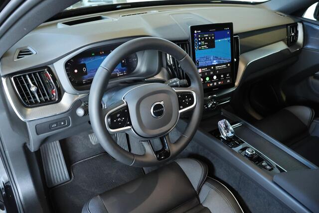 Volvo XC60 T6 Automaat Plug-in hybrid AWD Plus Black Edition | Luchtvering | Head-Up Display | Schuif/Kantel-Panoramadak | Harman Kardon Premium Audio | 21 inch Lichtmetalen Wielen | Volvo Guard Alarm |