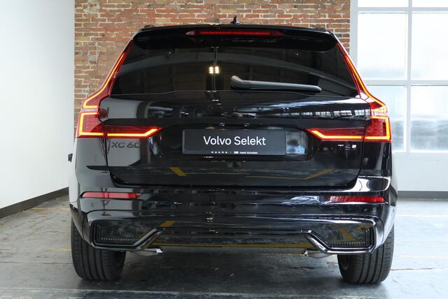 Volvo XC60 T6 Automaat Plug-in hybrid AWD Plus Black Edition | Luchtvering | Head-Up Display | Schuif/Kantel-Panoramadak | Harman Kardon Premium Audio | 21 inch Lichtmetalen Wielen | Volvo Guard Alarm |