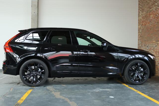 Volvo XC60 T6 Automaat Plug-in hybrid AWD Plus Black Edition | Luchtvering | Head-Up Display | Schuif/Kantel-Panoramadak | Harman Kardon Premium Audio | 21 inch Lichtmetalen Wielen | Volvo Guard Alarm |