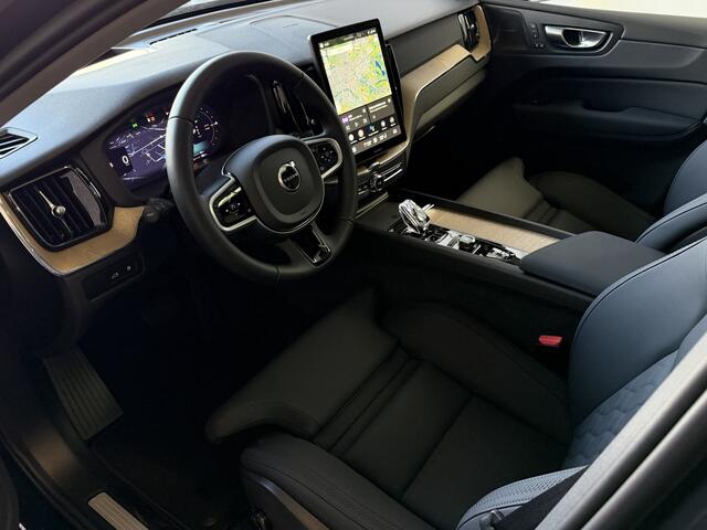 Volvo XC60 2.0 T6 AWD ULTRA DARK NW MODEL ELEK.TREKHAAK HARMAN KARDON HEADUP 360.CAM LEER SCHUIFDAK PHEV Plug in Hybrid ? Top Auto's Wijchen , Altijd een Ruim aanbod van Volvo's i BUSINESS / CORE / BRIGHT / DARK / ULTRA DARK / PLUS DARK / BLACK EDITION / ESSENTIA