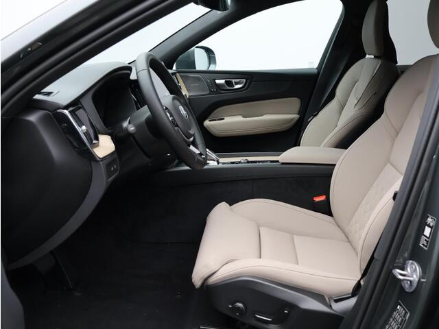 Volvo XC60 2.0 T6 Plug-in hybrid AWD Ultra Bright / Luchtvering / Panoramadak / 360 Camera / Head-Up Display / Getint Glas / Harman Kardon / Elektrische Stoelen / BLIS /