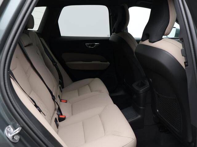 Volvo XC60 2.0 T6 Plug-in hybrid AWD Ultra Bright / Luchtvering / Panoramadak / 360 Camera / Head-Up Display / Getint Glas / Harman Kardon / Elektrische Stoelen / BLIS /