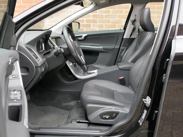 Volvo XC60 T5 AUT FWD Polar+ Panoramadak / Standkachel / Trekhaak
