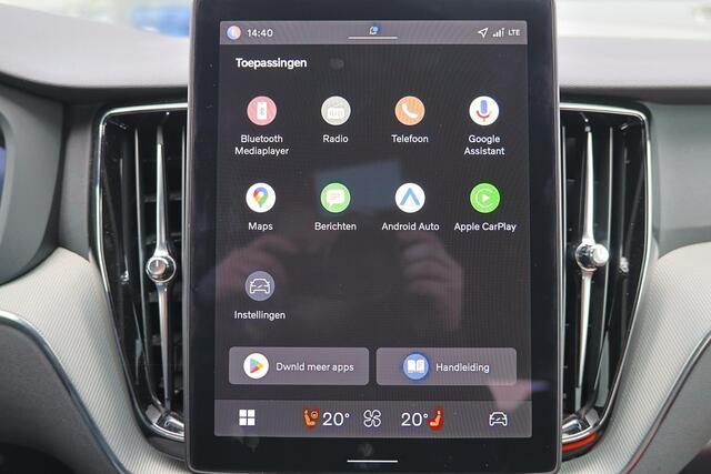 Volvo XC60 T6 Recharge AWD Plus Black Edition - Panorama/schuifdak - IntelliSafe Assist & Surround - 360º Camera - Harman/Kardon audio - Adaptieve LED koplampen - Verwarmde voorstoelen, stuur & achterbank - Parkeersensoren voor & achter - Elektr. bedienb. voorstoele