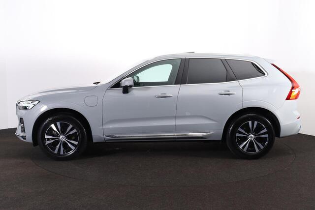 Volvo XC60 T6 Recharge AWD Core Bright - Panorama/schuifdak - IntelliSafe Assist & Surround - Adaptieve LED koplampen - Parkeercamera achter - Verwarmde voorstoelen, stuur & achterbank - Parkeersensoren voor & achter - Draadloze tel. lader - Extra getint glas - 18' 