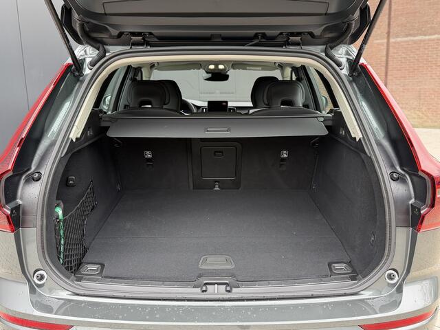 Volvo XC60 2.0 T6 Plug-in hybrid AWD Essential | Driver Assist | Climate | 21 inch