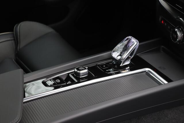 Volvo XC60 2.0 T8 456pk AWD Plus Black Edition Pano/Leder/360/HK/Headup/Elek. sportstoelen+mem/Keyless/Virtual Cockpit/ACC/21"/Trekhaak wegkl.