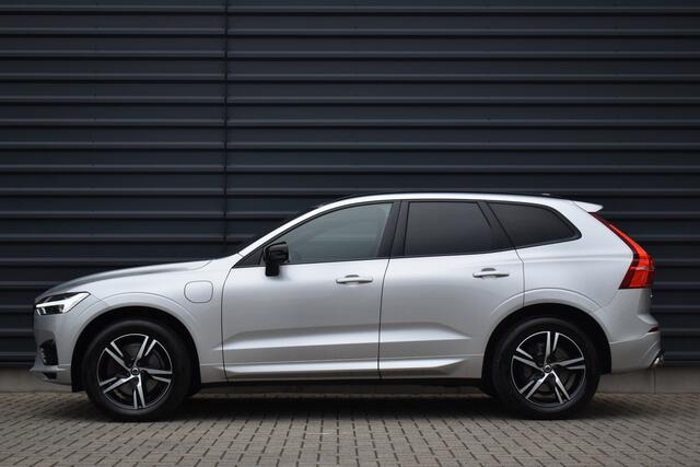 Volvo XC60 2.0 Recharge T8 AWD R-Design | Panorama | Elek. Trekhaak | Stoelverwarming voor + achter | Stuurverwarming |