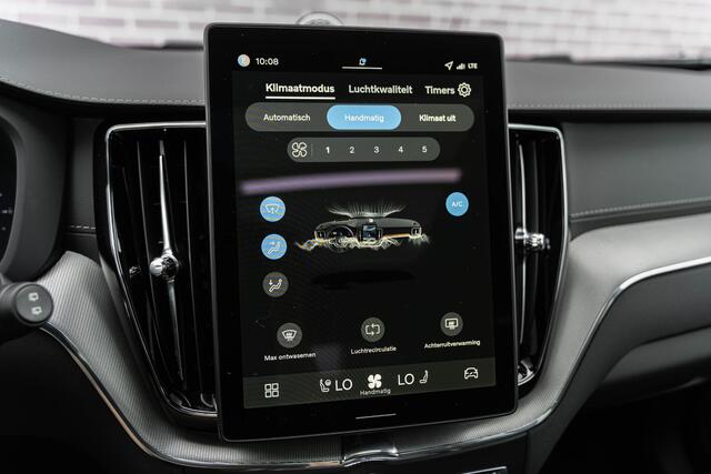 Volvo XC60 T8 Plug-in hybrid AWD Ultra Dark Executive Edition | Luchtvering | 22" | Gelamineerd Glas | Bowers & Wilkins | Stoelmassage & Ventilatie | MY '27 |