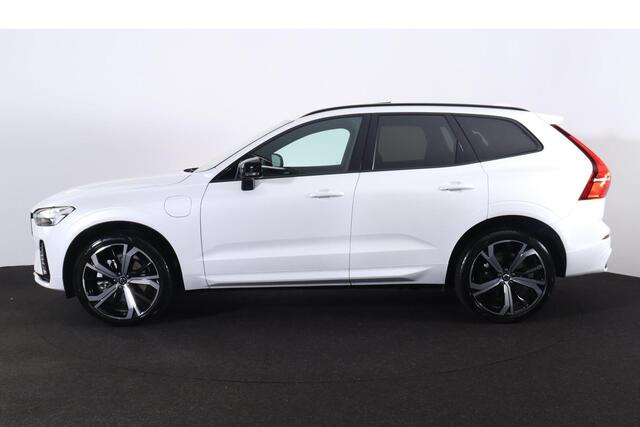 Volvo XC60 Recharge T6 AWD Plus Dark - LONG RANGE - Panorama/schuifdak - IntelliSafe Assist - Harman/Kardon audio - Adaptieve LED koplampen - Parkeercamera achter - Verwarmde voorstoelen, stuur & achterbank - Parkeersensoren voor & achter - Elektr. bedienb. voorstoe