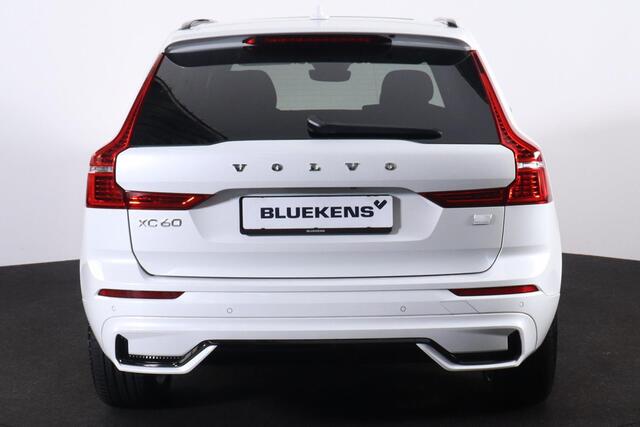 Volvo XC60 Recharge T6 AWD Plus Dark - LONG RANGE - Panorama/schuifdak - IntelliSafe Assist - Harman/Kardon audio - Adaptieve LED koplampen - Parkeercamera achter - Verwarmde voorstoelen, stuur & achterbank - Parkeersensoren voor & achter - Elektr. bedienb. voorstoe