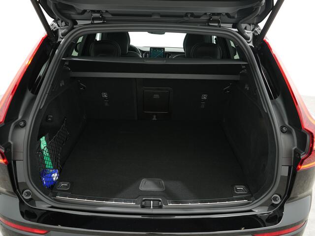 Volvo XC60 2.0 T6 RECHARGE 350PK AWD PLUS BLACK EDITION AUT8 | Trekhaak | 360 camera | Pilot Assist | Light Pack