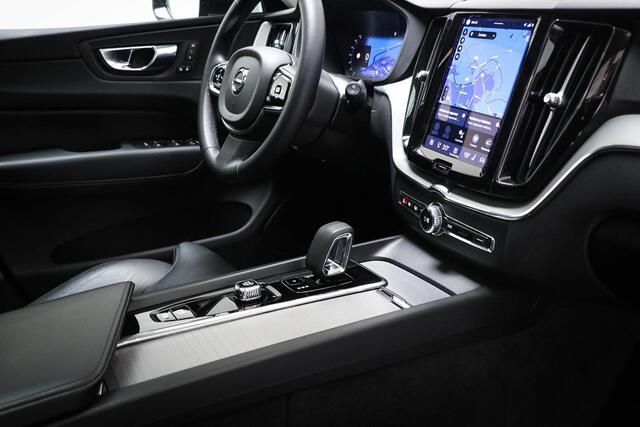 Volvo XC60 2.0 T6 Plug-in hybrid AWD Plus Dark SOH 97% | PANORAMADAK | STUURVERWARMING | 360 CAMERA | TREKHAAK