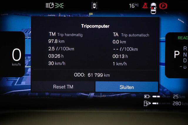 Volvo XC60 2.0 T6 Plug-in hybrid AWD Plus Dark SOH 97% | PANORAMADAK | STUURVERWARMING | 360 CAMERA | TREKHAAK