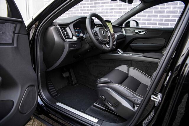 Volvo XC60 2.0 T6 Plug-in Hybrid AWD Plus Black Edition | PHEV | 360 Graden Camera | Panoramadak | Head-up Display | Trekhaak | Keyless Entry | Lichtmetalen Velgen 21 inch | Elektrische Achterklep | Cruise Control Adaptief | BLIS | Navigatie