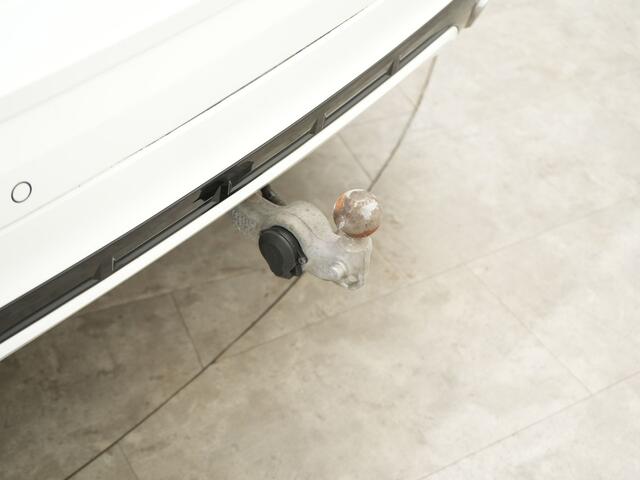 Volvo XC60 2.0 T5 250PK R-DESIGN AUT8 | Leer/Alcantara | Trekhaak | Camera