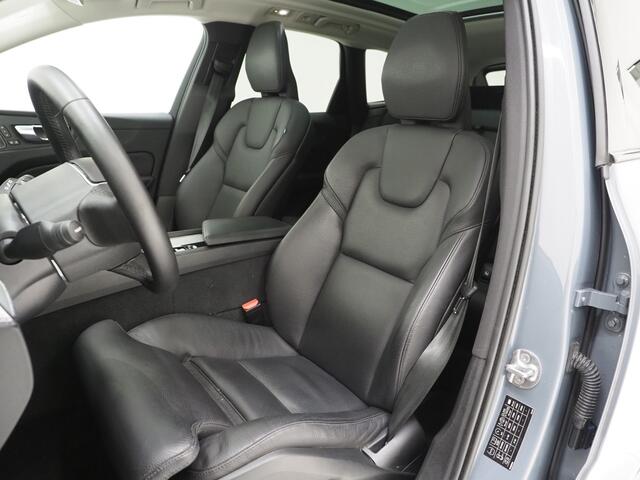 Volvo XC60 2.0 T6 Plug-in hybrid AWD Ultimate Dark Long Range | Panoramadak | Pilot Assist | Harman/Kardon | Leder | HUD | 360 | Keyless | Carplay