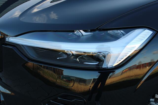 Volvo XC60 2.0 T6 Plug-in hybrid AWD Ultra Black Edition | Incl. 12 maanden garantie | NIEUW! | Massage stoelen | Stoel verwarming voor & achter | Elektrisch verstelbare voor stoelen met geheugen | Stuurverwarming | Bowers & Wilkins | 360° camera | Apple Carplay/And