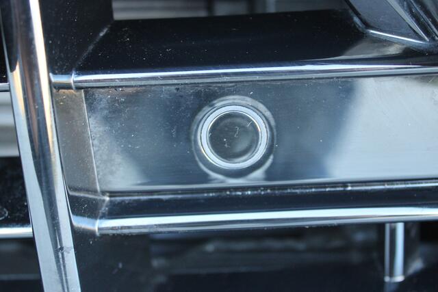 Volvo XC60 2.0 T6 Plug-in hybrid AWD Ultra Black Edition | Incl. 12 maanden garantie | NIEUW! | Massage stoelen | Stoel verwarming voor & achter | Elektrisch verstelbare voor stoelen met geheugen | Stuurverwarming | Bowers & Wilkins | 360° camera | Apple Carplay/And