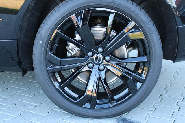 Volvo XC60 2.0 T6 Plug-in hybrid AWD Ultra Black Edition | Incl. 12 maanden garantie | NIEUW! | Massage stoelen | Stoel verwarming voor & achter | Elektrisch verstelbare voor stoelen met geheugen | Stuurverwarming | Bowers & Wilkins | 360° camera | Apple Carplay/And