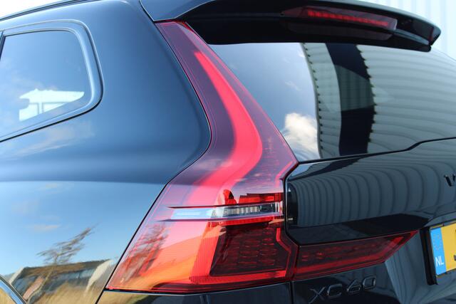 Volvo XC60 2.0 T6 Plug-in hybrid AWD Ultra Black Edition | Incl. 12 maanden garantie | NIEUW! | Massage stoelen | Stoel verwarming voor & achter | Elektrisch verstelbare voor stoelen met geheugen | Stuurverwarming | Bowers & Wilkins | 360° camera | Apple Carplay/And