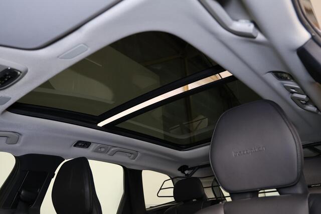 Volvo XC60 B5 Inscription - Panorama/schuifdak - IntelliSafe Assist & Surround - Harman/Kardon audio - Parkeercamera achter - Verwarmde voorstoelen - Parkeersensoren voor & achter - Elektr. bedienb. bestuurdersstoel met geheugen - Head up display - Elektr. inklapbar