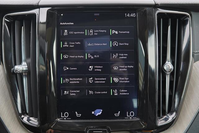 Volvo XC60 B5 Inscription - Panorama/schuifdak - IntelliSafe Assist & Surround - Harman/Kardon audio - Parkeercamera achter - Verwarmde voorstoelen - Parkeersensoren voor & achter - Elektr. bedienb. bestuurdersstoel met geheugen - Head up display - Elektr. inklapbar