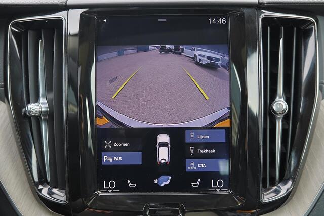 Volvo XC60 B5 Inscription - Panorama/schuifdak - IntelliSafe Assist & Surround - Harman/Kardon audio - Parkeercamera achter - Verwarmde voorstoelen - Parkeersensoren voor & achter - Elektr. bedienb. bestuurdersstoel met geheugen - Head up display - Elektr. inklapbar