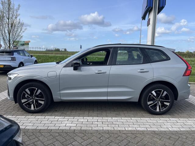 Volvo XC60 T6 Plug-in hybrid AWD Plus Dark | 360 Graden Camera | Trekhaak | Panoramadak | Apple Carplay | Stoel- en Stuurverwarming |
