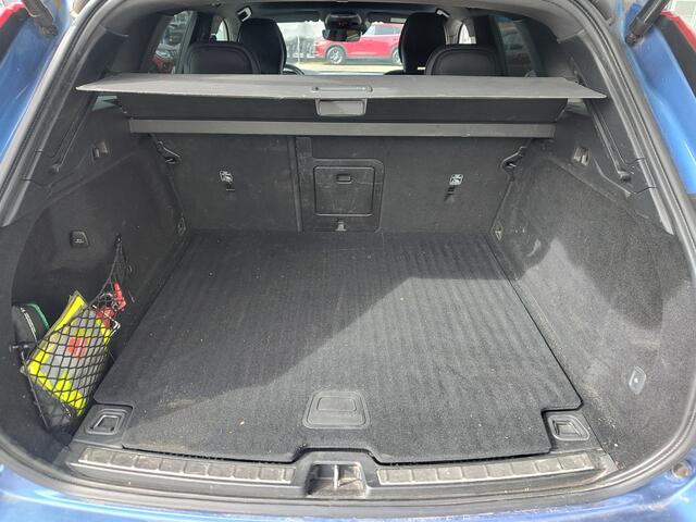 Volvo XC60 2.0 T4 R-DESIGN AUTOMAAT Sportstoelen | Stoelverwarming | Trekhaak