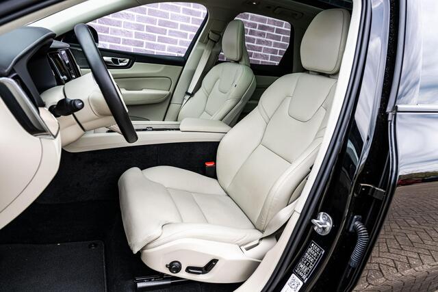 Volvo XC60 2.0 T8 Plug-in hybrid AWD Ultimate Dark | Head-up display | Panorama dak | 360° camera | Gelaagd glas | Adaptieve cruise control | Stoel/ stuur verwarming | Harman & Kardon |