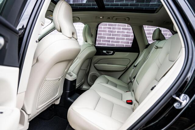 Volvo XC60 2.0 T8 Plug-in hybrid AWD Ultimate Dark | Head-up display | Panorama dak | 360° camera | Gelaagd glas | Adaptieve cruise control | Stoel/ stuur verwarming | Harman & Kardon |