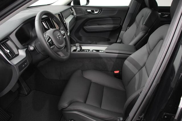 Volvo XC60 2.0 T6 Plug-in hybrid AWD Plus Dark Leder Navigatie Google Harman Kardon Panorama dak Lichtmetalen Velgen 19" Dab Stoelverwarming Camera Led