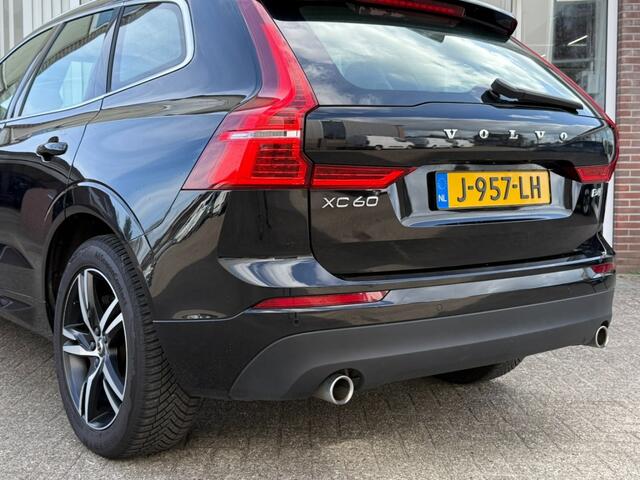 Volvo XC60 2.0 B4 AWD Momentum Pro I Leer I Panorama I Camera I Winterpakket I Trekhaak