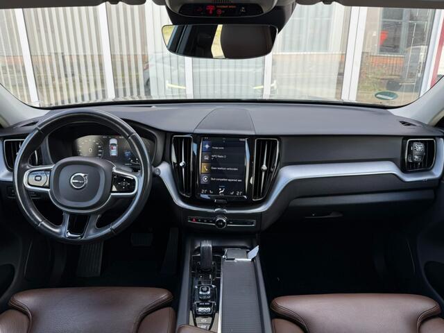 Volvo XC60 2.0 B4 AWD Momentum Pro I Leer I Panorama I Camera I Winterpakket I Trekhaak